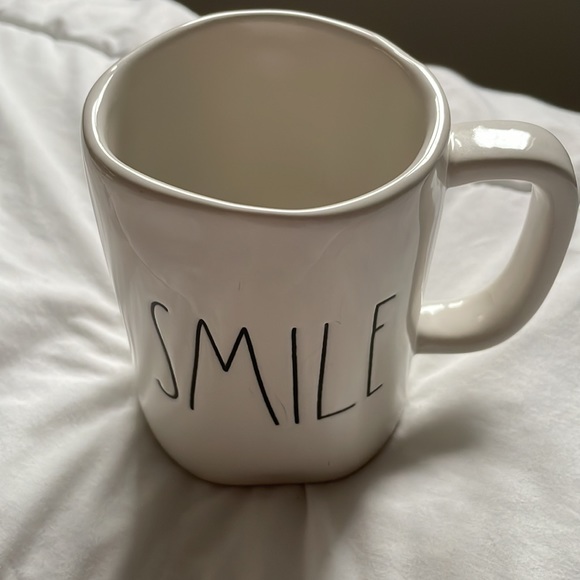 Smile RD Mug - Picture 5 of 6